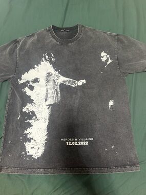 Heroes & Villaing Graphic Tee - Black